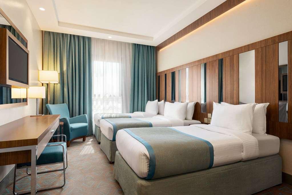 Ramada By Wyndham Makkah Zad Al Tayseer Мекка Номер фото