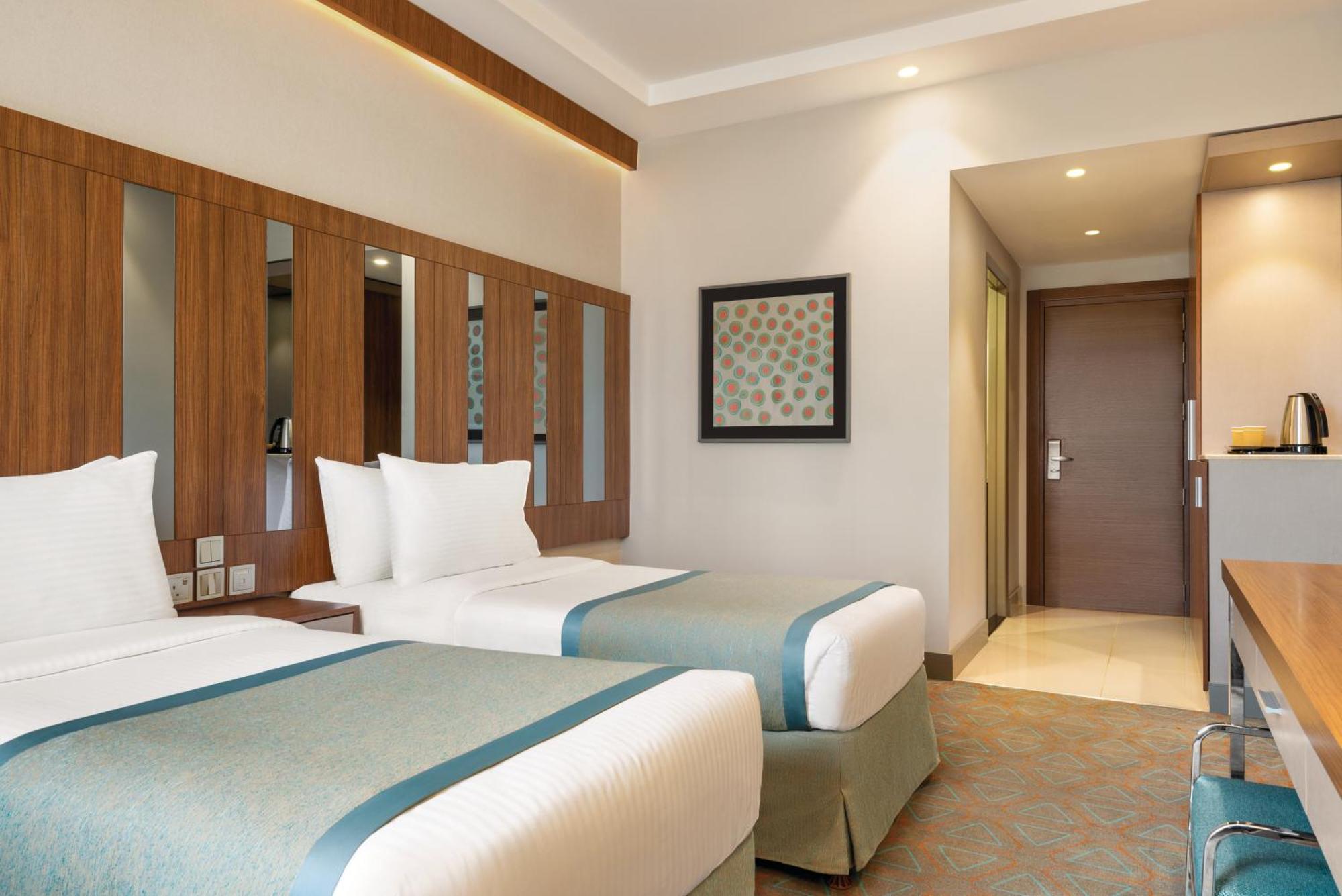 Ramada By Wyndham Makkah Zad Al Tayseer Мекка Экстерьер фото