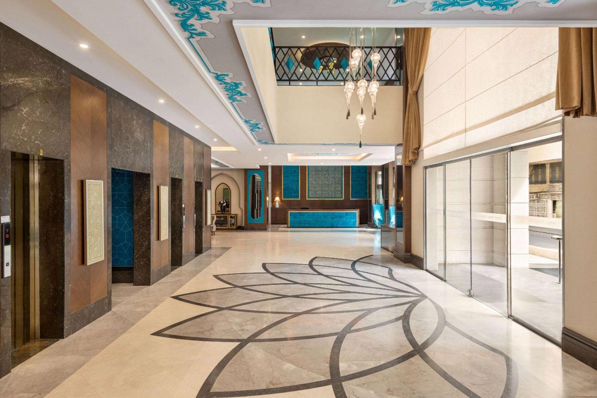 Ramada By Wyndham Makkah Zad Al Tayseer Мекка Экстерьер фото