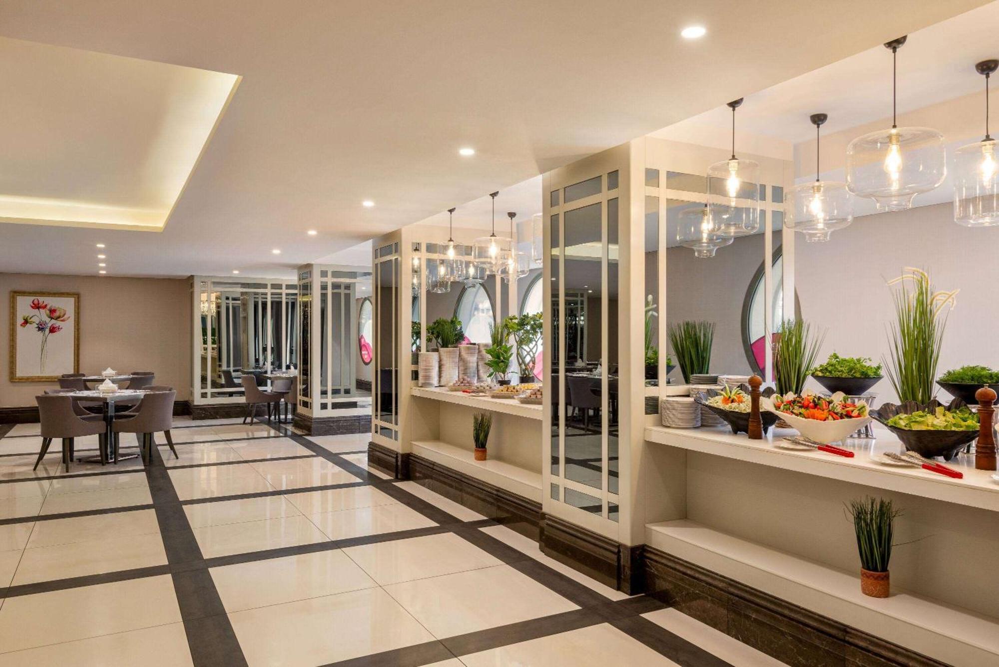 Ramada By Wyndham Makkah Zad Al Tayseer Мекка Экстерьер фото